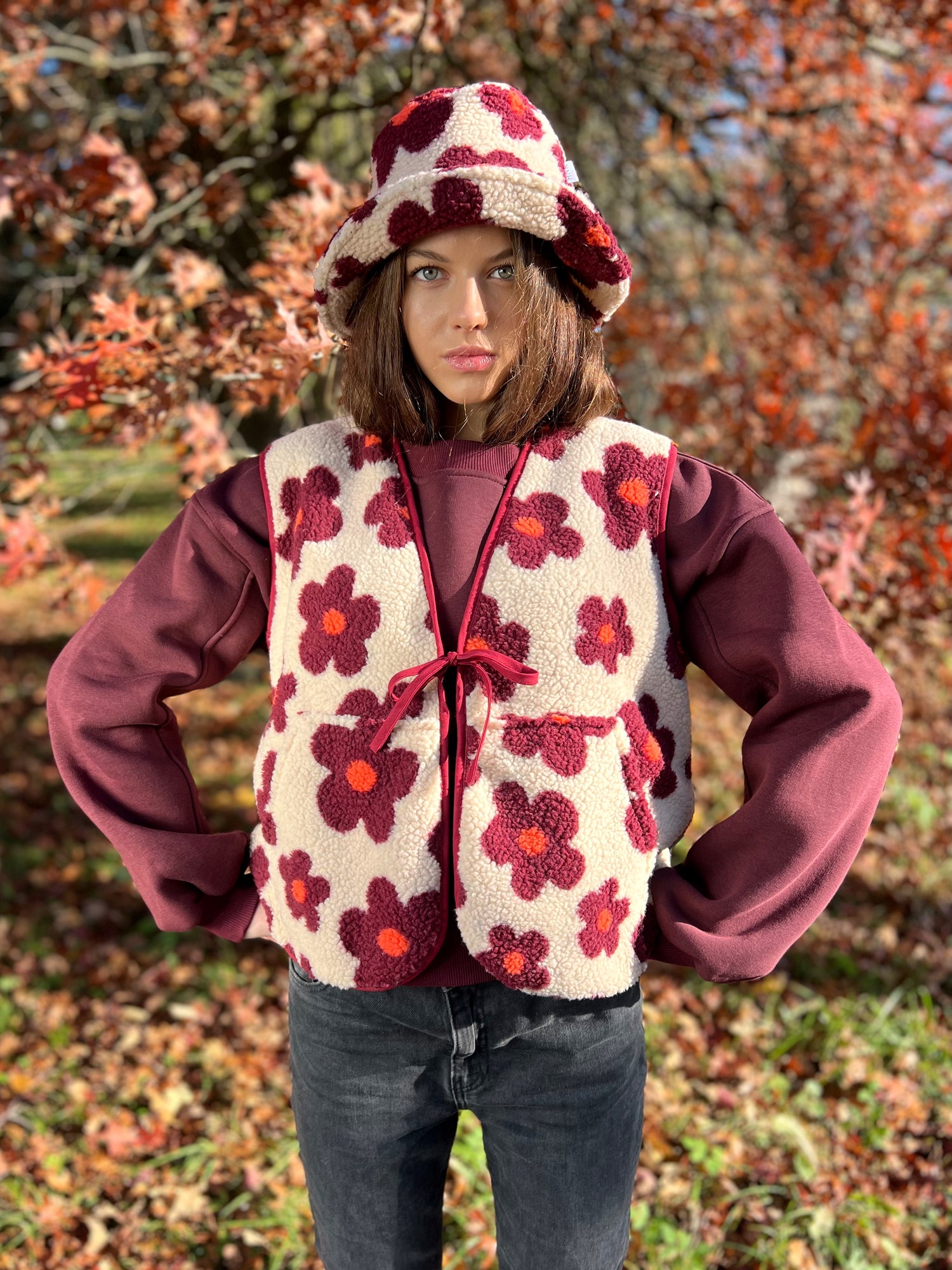 Kapelusz - Burgundy Flowers